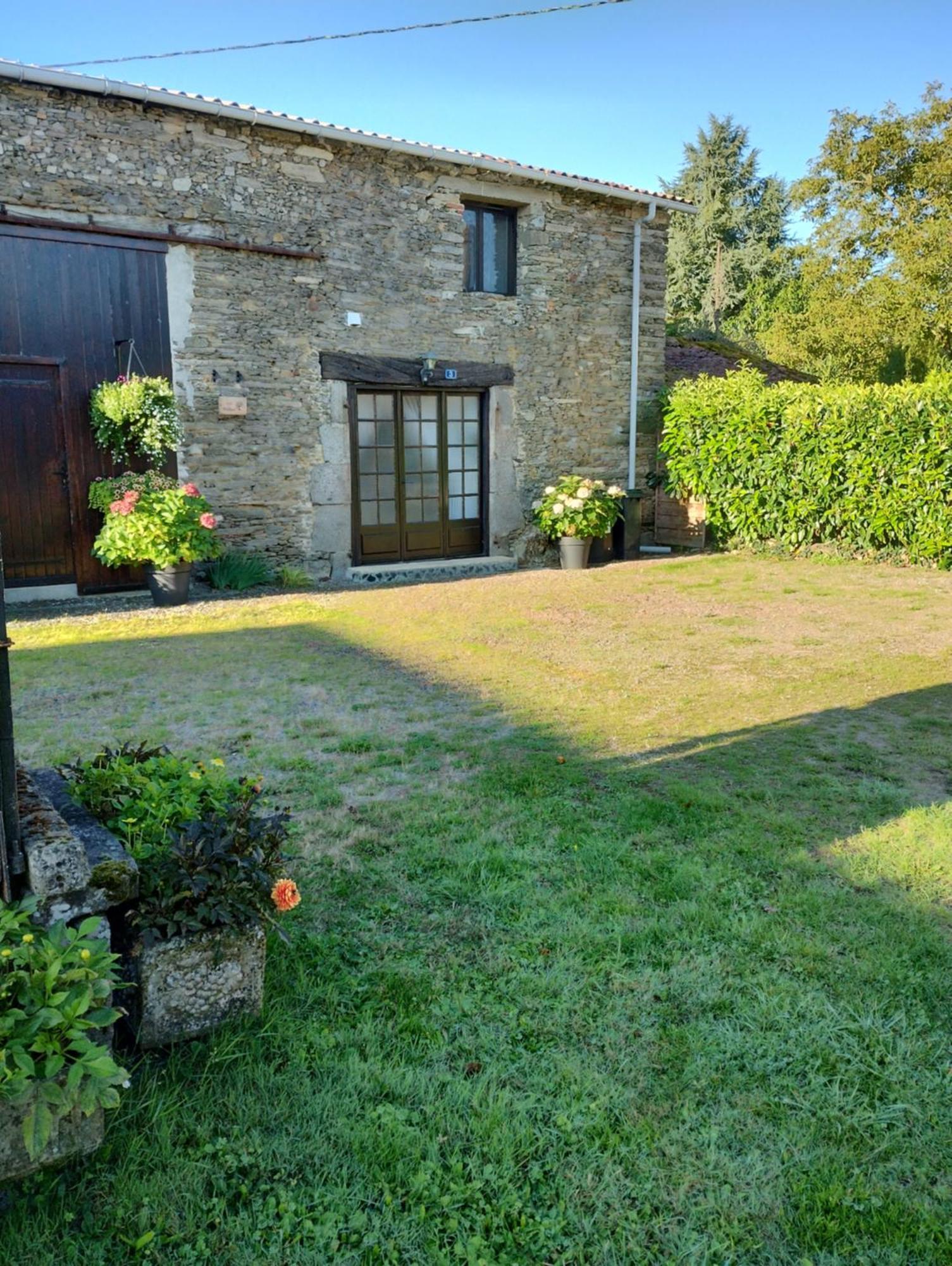 Les Poiriers Villa Saint-Pierre-du-Chemin Екстериор снимка